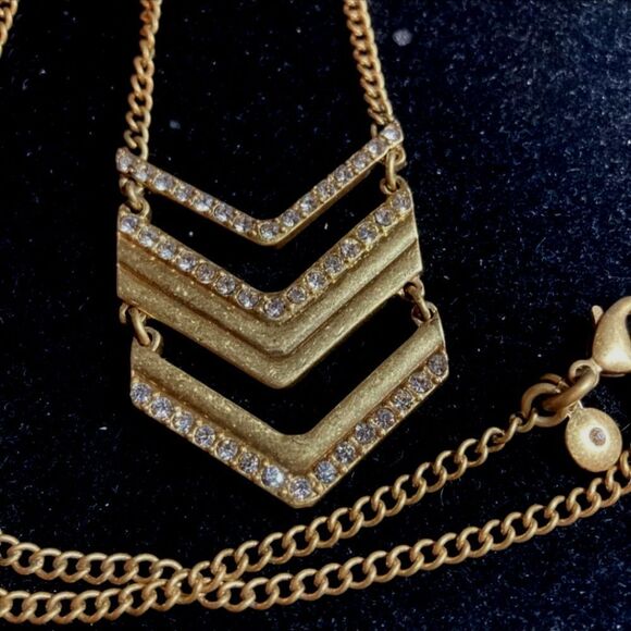 J Crew Goldtone Crystal Chevron Necklace NWOT 30" - Picture 4 of 9